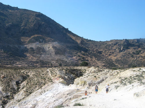 Krajobraz Nisyros w sąsiedztwie krateru Stefanos